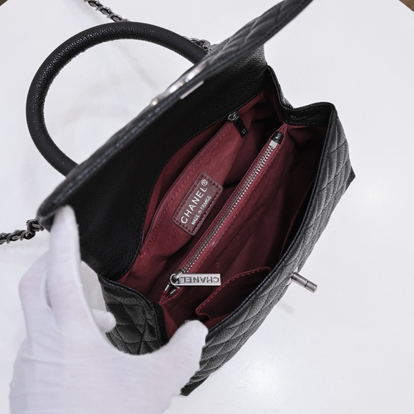 シャネルバッグ着用イメージ